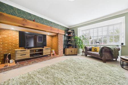 6 bedroom Detached house for sale in Orangeleaf Way, Barton-upon-Humber, North Lincolnshire, DN18