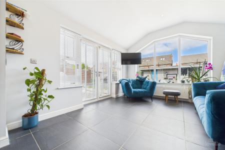 6 bedroom Detached house for sale in Orangeleaf Way, Barton-upon-Humber, North Lincolnshire, DN18