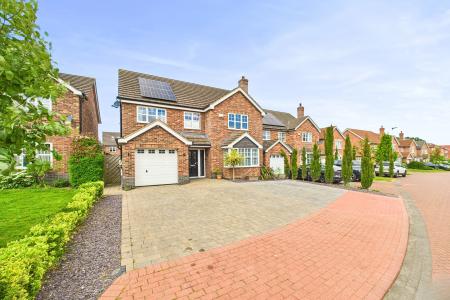 6 bedroom Detached house for sale in Orangeleaf Way, Barton-upon-Humber, North Lincolnshire, DN18