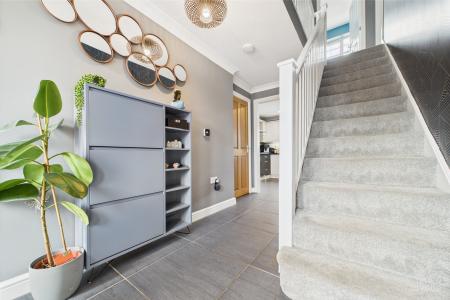 6 bedroom Detached house for sale in Orangeleaf Way, Barton-upon-Humber, North Lincolnshire, DN18