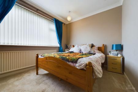 3 bedroom Detached bungalow for sale in Parkdale, Barton-upon-Humber, North Lincolnshire, DN18