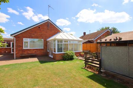 3 bedroom Detached bungalow for sale in Parkdale, Barton-upon-Humber, North Lincolnshire, DN18