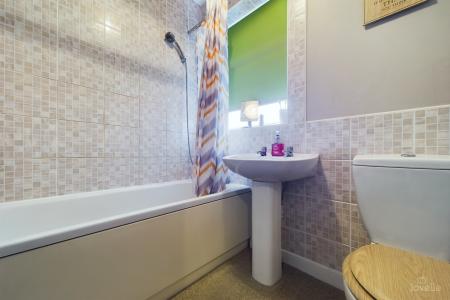 3 bedroom Detached bungalow for sale in Parkdale, Barton-upon-Humber, North Lincolnshire, DN18