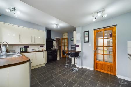 3 bedroom Detached bungalow for sale in Parkdale, Barton-upon-Humber, North Lincolnshire, DN18