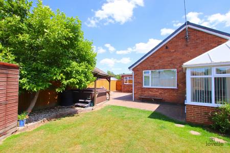 3 bedroom Detached bungalow for sale in Parkdale, Barton-upon-Humber, North Lincolnshire, DN18