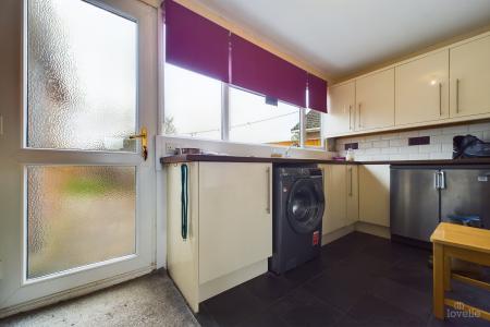 3 bedroom Detached bungalow for sale in Parkdale, Barton-upon-Humber, North Lincolnshire, DN18