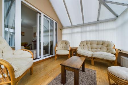 3 bedroom Detached bungalow for sale in Parkdale, Barton-upon-Humber, North Lincolnshire, DN18