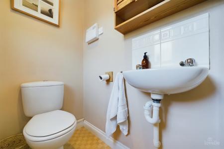 4 bedroom Detached house for sale in Riverbank Rise, Barton-upon-Humber, North Lincolnshire, DN18