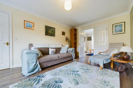 4 bedroom Detached house for sale in Riverbank Rise, Barton-upon-Humber, North Lincolnshire, DN18