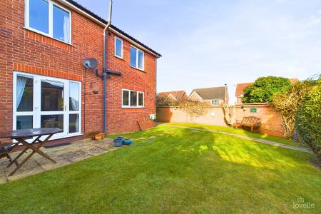 4 bedroom Detached house for sale in Riverbank Rise, Barton-upon-Humber, North Lincolnshire, DN18