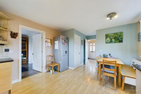 4 bedroom Detached house for sale in Riverbank Rise, Barton-upon-Humber, North Lincolnshire, DN18