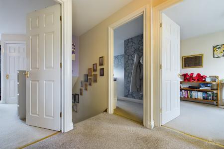 4 bedroom Detached house for sale in Riverbank Rise, Barton-upon-Humber, North Lincolnshire, DN18