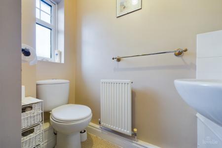 4 bedroom Detached house for sale in Riverbank Rise, Barton-upon-Humber, North Lincolnshire, DN18