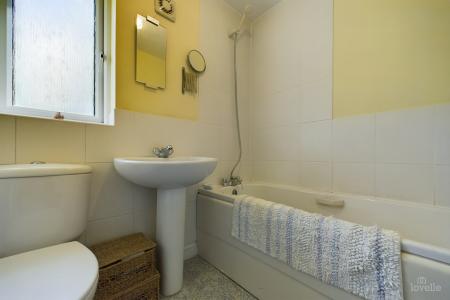 4 bedroom Detached house for sale in Riverbank Rise, Barton-upon-Humber, North Lincolnshire, DN18