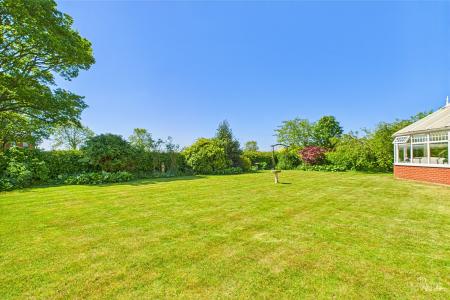 4 bedroom Detached house for sale in Swallow Lane, Wootton, North Lincolnshire, DN39