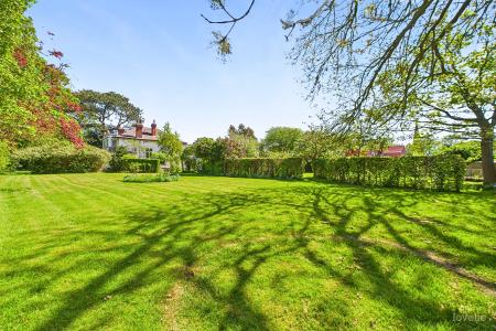 6 bedroom Detached house for sale in West End Road, Ulceby, North Lincolnshire, DN39