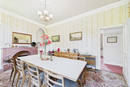 6 bedroom Detached house for sale in West End Road, Ulceby, North Lincolnshire, DN39