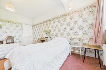 6 bedroom Detached house for sale in West End Road, Ulceby, North Lincolnshire, DN39