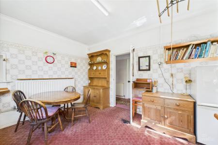 6 bedroom Detached house for sale in West End Road, Ulceby, North Lincolnshire, DN39