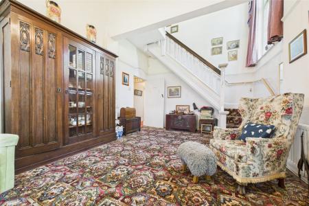 6 bedroom Detached house for sale in West End Road, Ulceby, North Lincolnshire, DN39