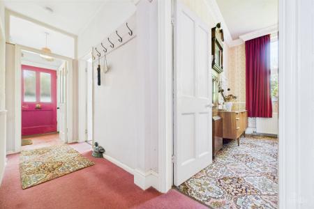 6 bedroom Detached house for sale in West End Road, Ulceby, North Lincolnshire, DN39