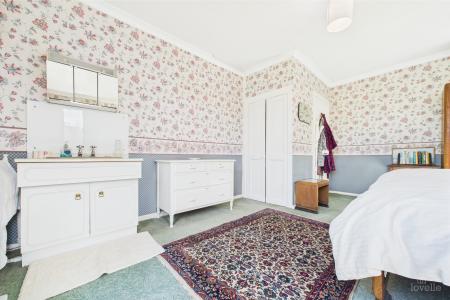 6 bedroom Detached house for sale in West End Road, Ulceby, North Lincolnshire, DN39