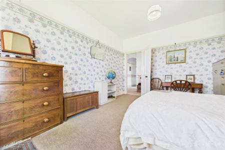 6 bedroom Detached house for sale in West End Road, Ulceby, North Lincolnshire, DN39