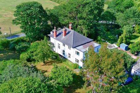 6 bedroom Detached house for sale in West End Road, Ulceby, North Lincolnshire, DN39