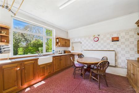 6 bedroom Detached house for sale in West End Road, Ulceby, North Lincolnshire, DN39