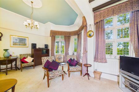 6 bedroom Detached house for sale in West End Road, Ulceby, North Lincolnshire, DN39