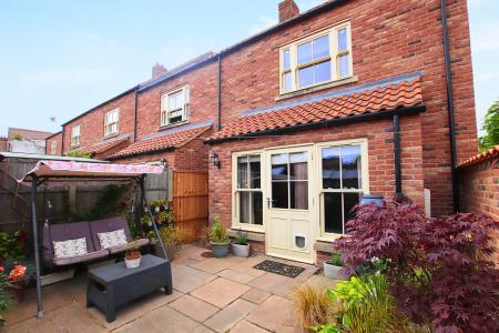 3 bedroom End of terrace house for sale in Whitecross Street, Barton-upon-Humber, North Lincolnshire, DN18