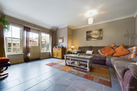 3 bedroom End of terrace house for sale in Whitecross Street, Barton-upon-Humber, North Lincolnshire, DN18