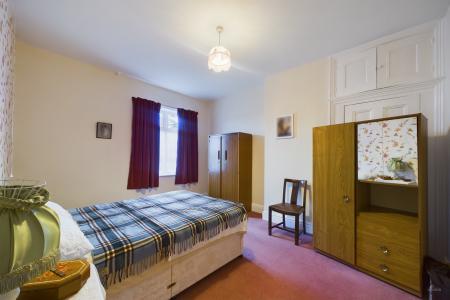 2 bedroom Semi-detached bungalow for sale in Wold Road, Barrow-upon-Humber, North Lincolnshire, DN19