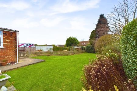 2 bedroom Semi-detached bungalow for sale in Wold Road, Barrow-upon-Humber, North Lincolnshire, DN19
