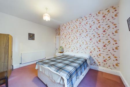 2 bedroom Semi-detached bungalow for sale in Wold Road, Barrow-upon-Humber, North Lincolnshire, DN19