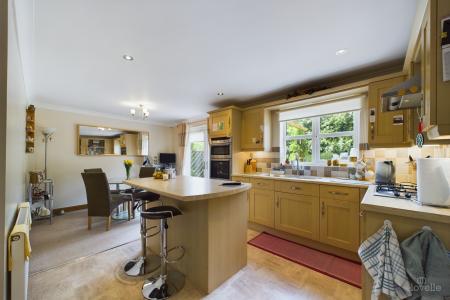 3 bedroom Detached house for sale in Worsley Paddock, Ulceby, North Lincolnshire, DN39