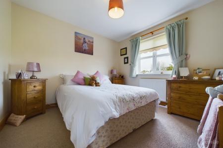 3 bedroom Detached house for sale in Worsley Paddock, Ulceby, North Lincolnshire, DN39