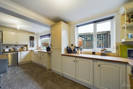 4 bedroom Semi-detached house for sale in Tofts Road, Barton-upon-Humber, North Lincolnshire, DN18