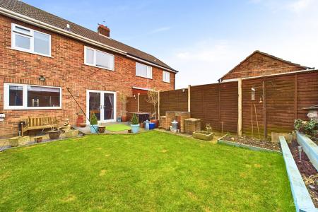 4 bedroom Semi-detached house for sale in Tofts Road, Barton-upon-Humber, North Lincolnshire, DN18