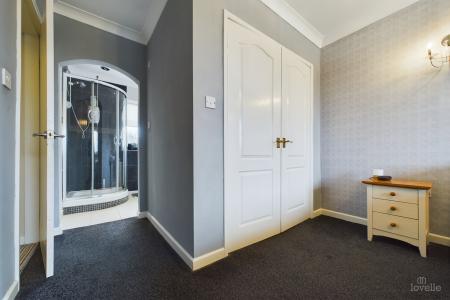 4 bedroom Semi-detached house for sale in Tofts Road, Barton-upon-Humber, North Lincolnshire, DN18