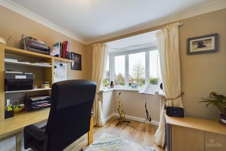 4 bedroom Semi-detached house for sale in Tofts Road, Barton-upon-Humber, North Lincolnshire, DN18