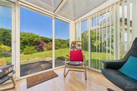 2 bedroom Detached bungalow for sale in Welton Close, Barton-upon-Humber, North Lincolnshire, DN18