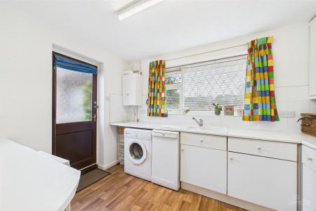 2 bedroom Detached bungalow for sale in Welton Close, Barton-upon-Humber, North Lincolnshire, DN18