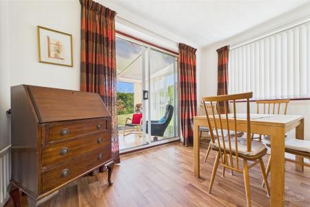 2 bedroom Detached bungalow for sale in Welton Close, Barton-upon-Humber, North Lincolnshire, DN18