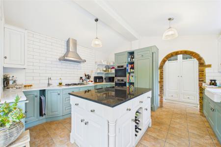 4 bedroom Detached house for sale in Willow House - Soutergate, Barton-upon-Humber, North Lincolnshire, DN18