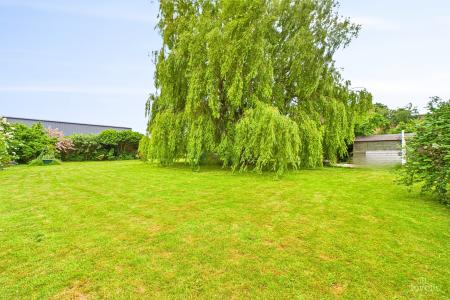 4 bedroom Detached house for sale in Willow House - Soutergate, Barton-upon-Humber, North Lincolnshire, DN18