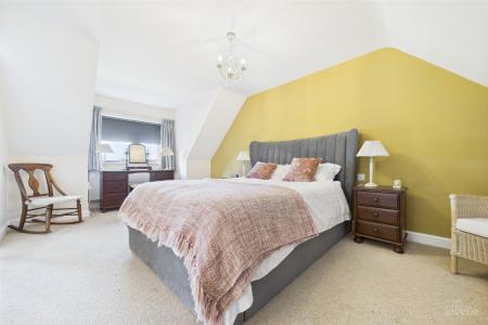 4 bedroom Detached house for sale in Warwick Drive, Barton-upon-Humber, North Lincolnshire, DN18