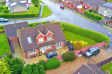 4 bedroom Detached house for sale in Warwick Drive, Barton-upon-Humber, North Lincolnshire, DN18
