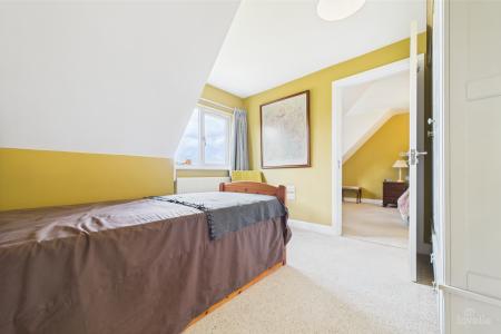 4 bedroom Detached house for sale in Warwick Drive, Barton-upon-Humber, North Lincolnshire, DN18