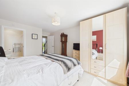 4 bedroom Detached house for sale in Warwick Drive, Barton-upon-Humber, North Lincolnshire, DN18